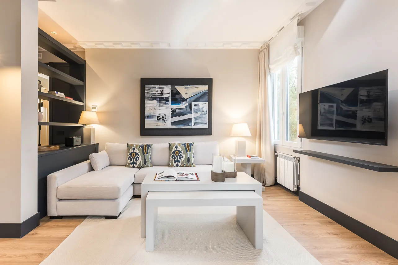 Chic Madrid Apartment With Dedicated Home Office And Modern Comforts #3