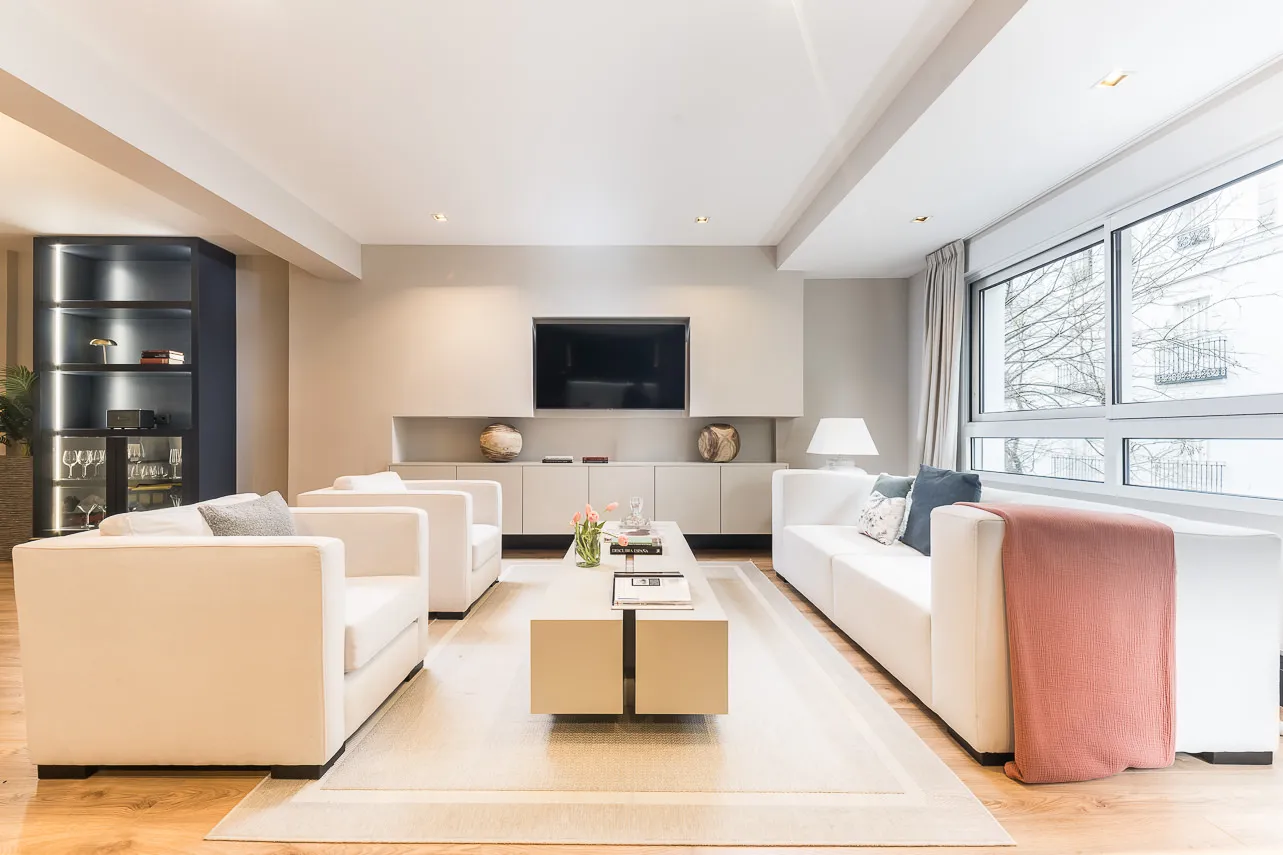 Modern 140m2 Flat In Madrid With Dedicated Home Office & Fast Wifi #3