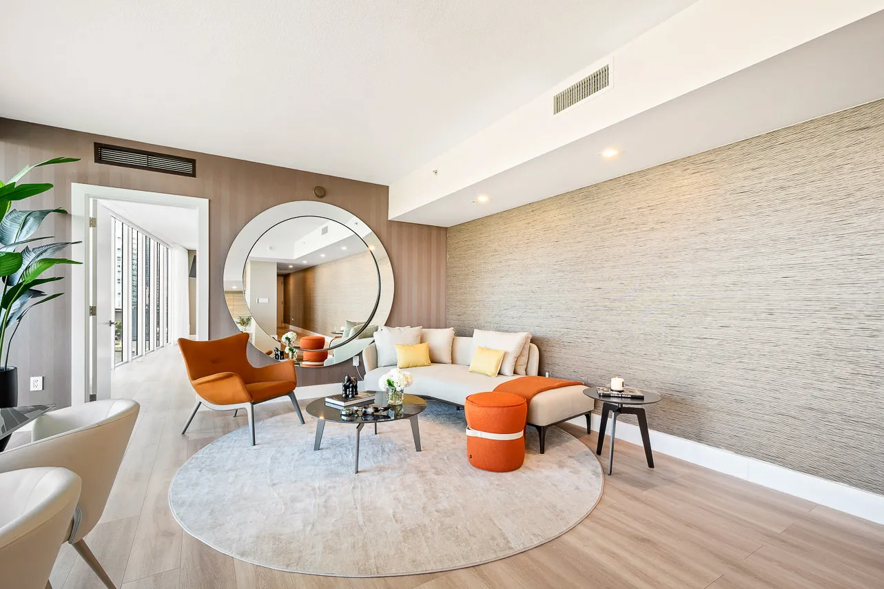 Curated Miami Flat With Efficient Layout And Dedicated Workspace For Remote Work #3