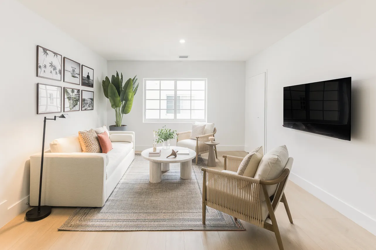 Refined Miami Flat With Dedicated Work Area For Remote Professionals #5