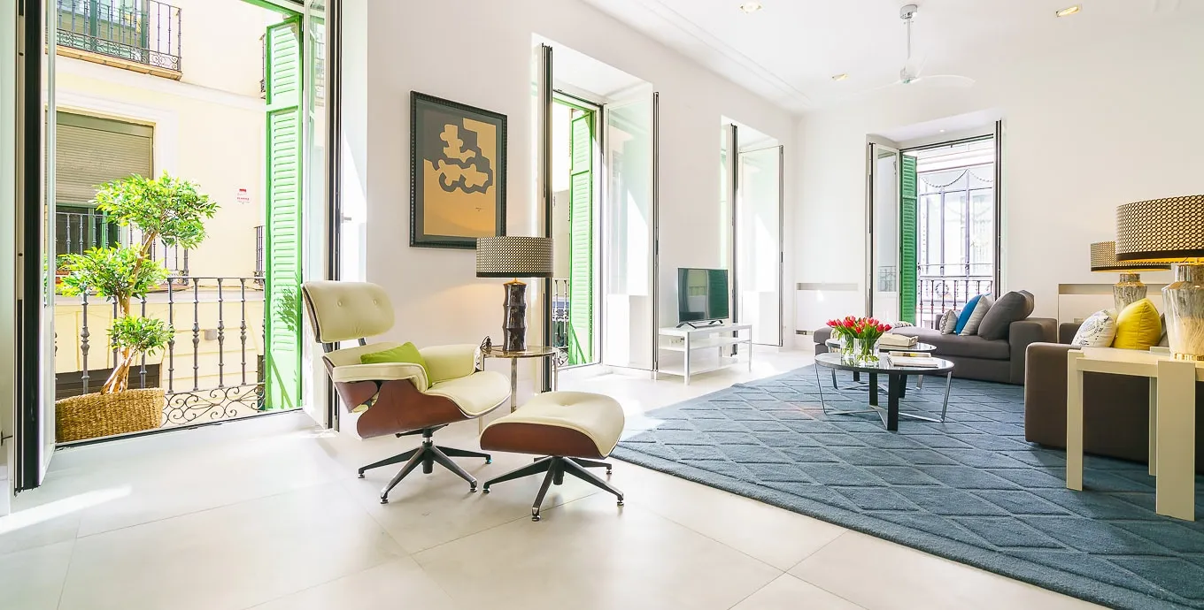 Chic 2-br Madrid Flat, 144m2 - Generous Layout With Dedicated Home Office And Fast Wi-fi