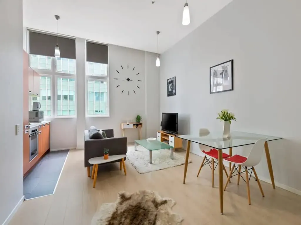 Cozy Premium Auckland City Flat - Work-from-home Setup, Fast Wifi & Desk
