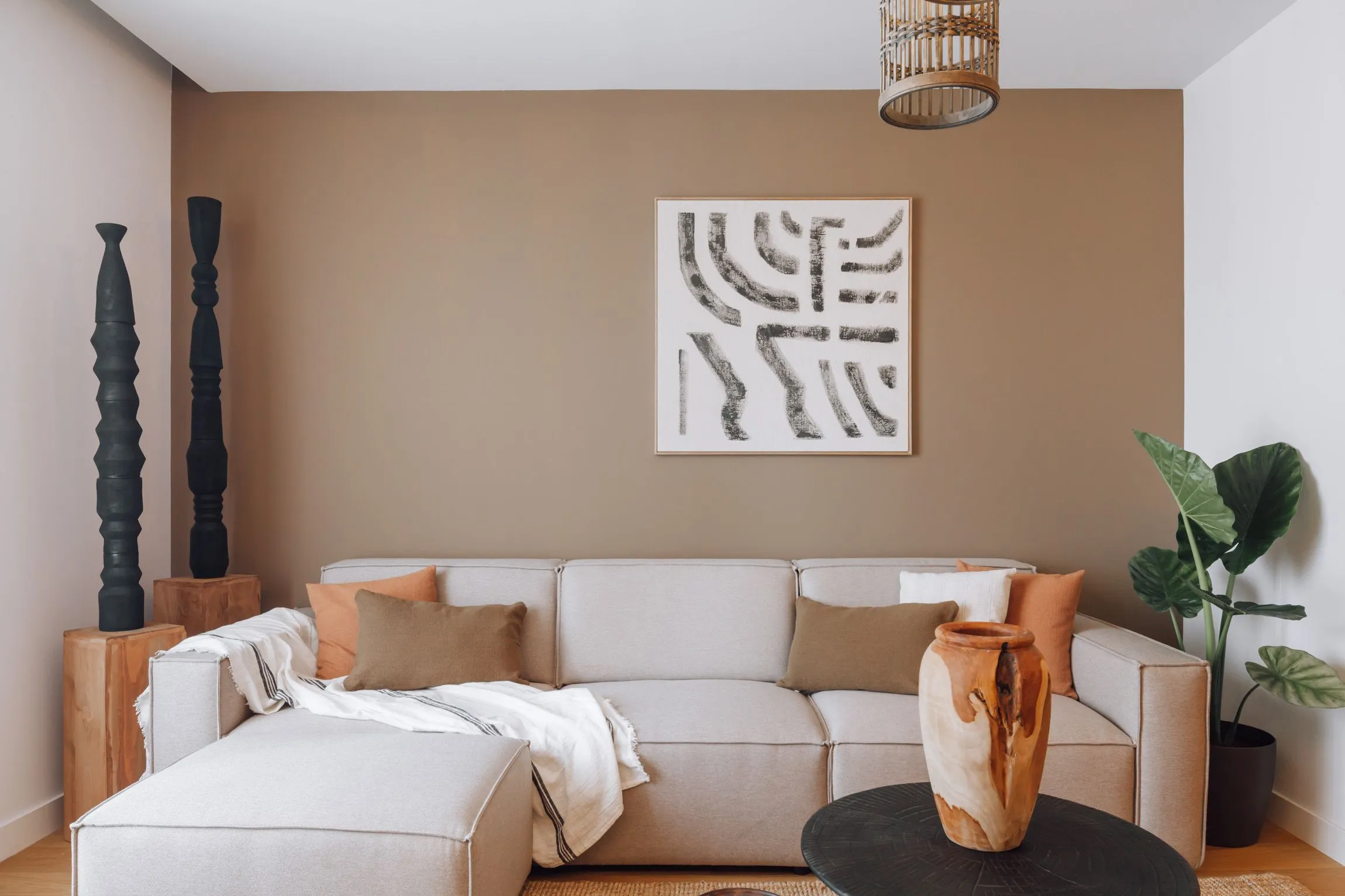 Trendy 60m2 Barcelona Flat With Private Office, High-speed Fiber & Streaming Setup #3
