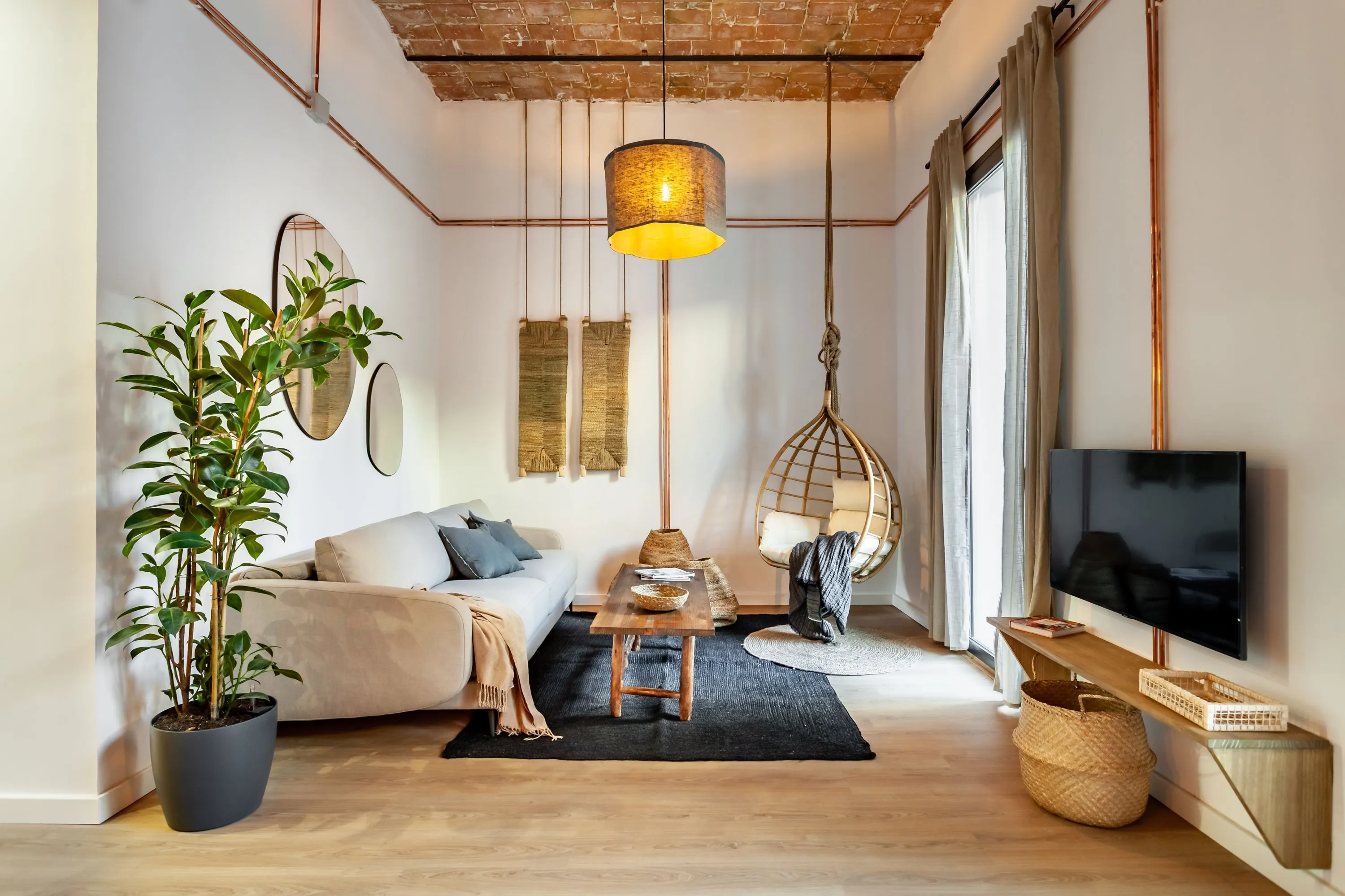 Vast Designer 2-bed Apartment With Gigabit Internet And Pro Work Setup In Barcelona #4