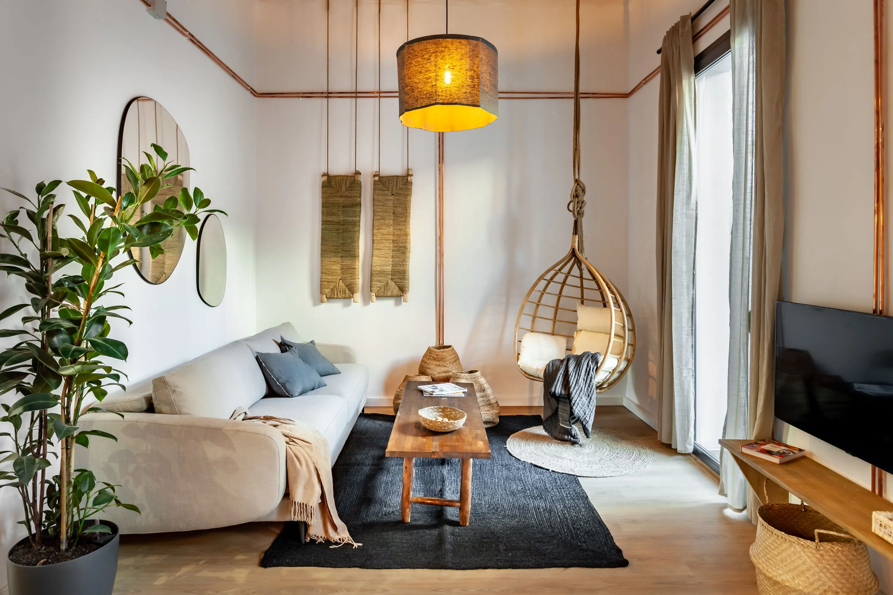 Vast Designer 2-bed Apartment With Gigabit Internet And Pro Work Setup In Barcelona #3