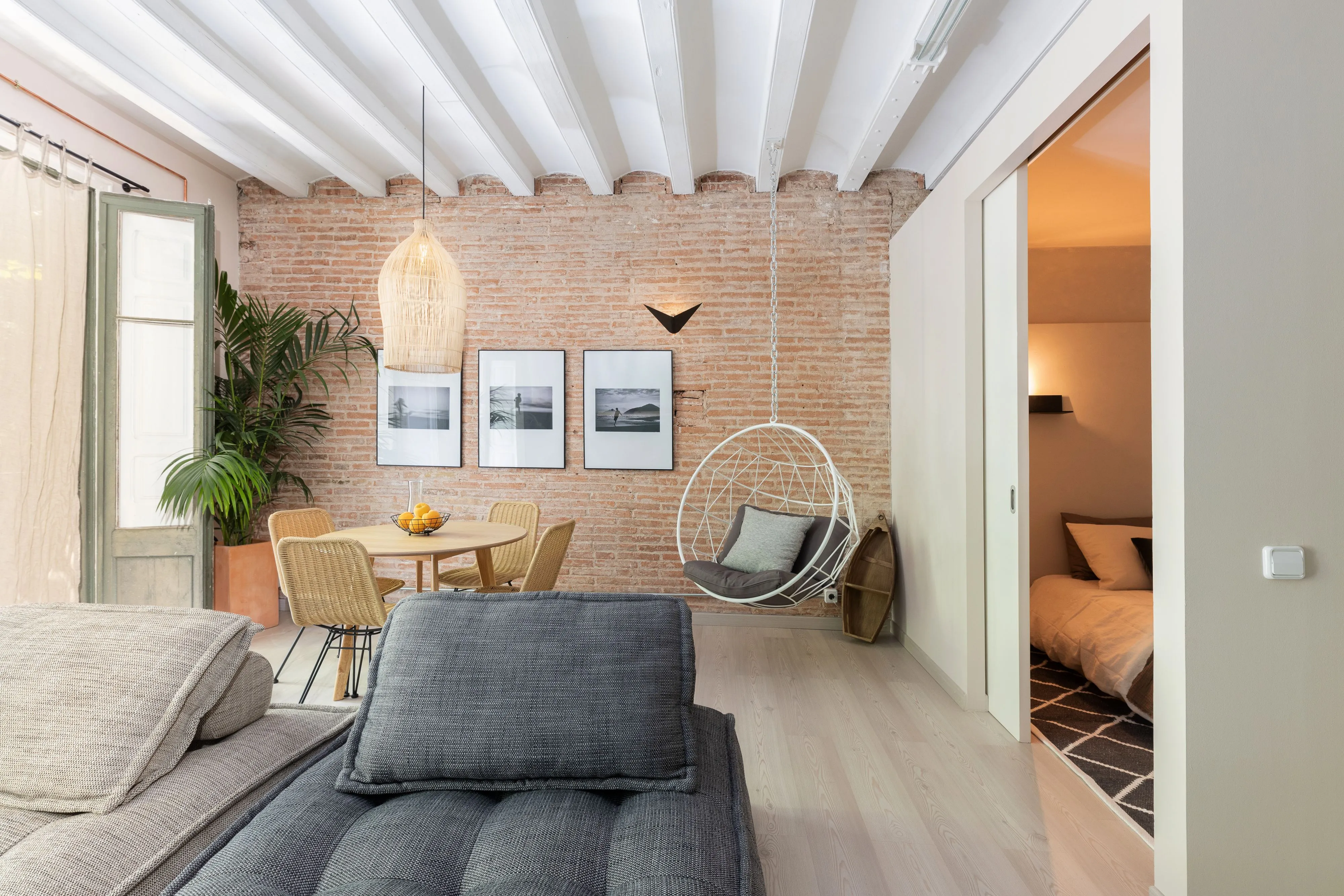 Spacious 70m2 Flat With Hd Video & Podcast Studio In Barcelona's Tech Hub #2