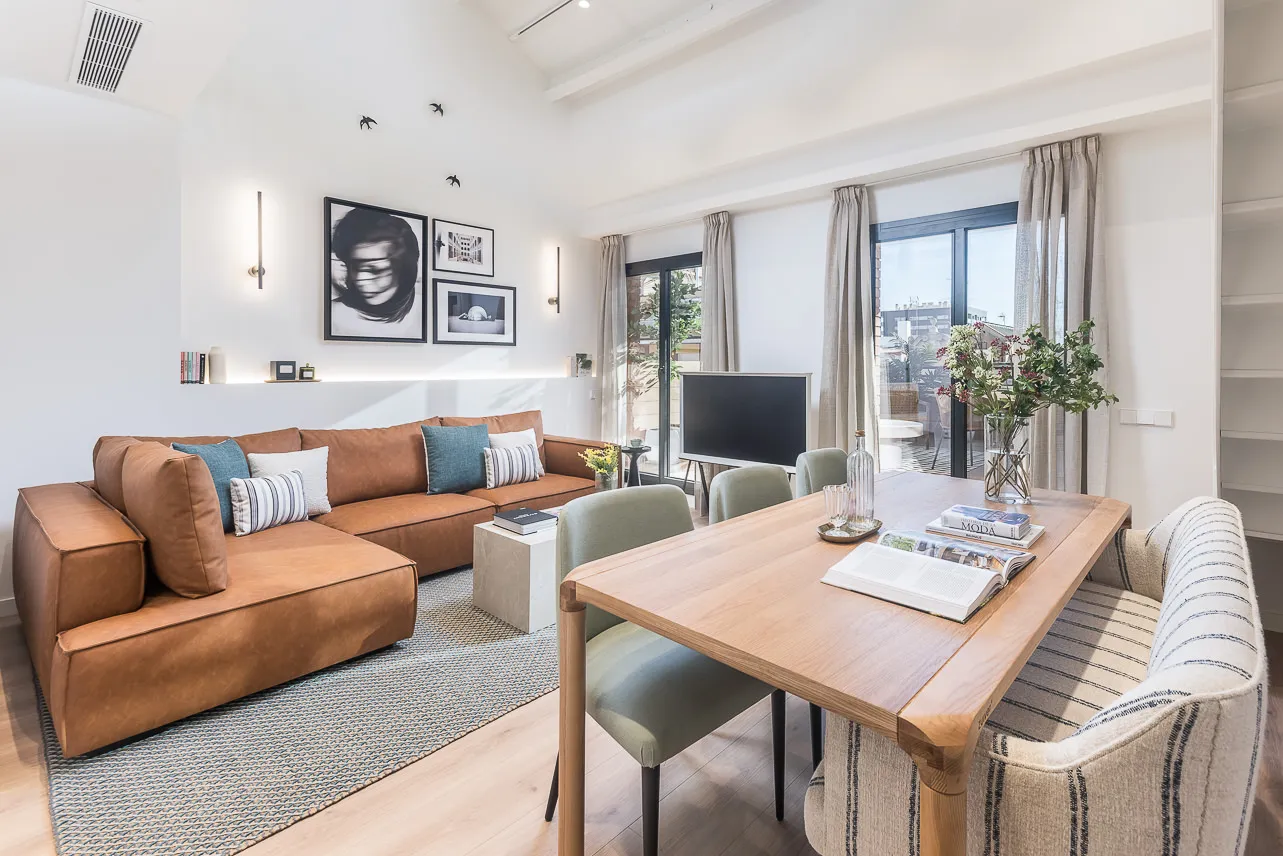 Sophisticated 2-bed Flat With Dedicated Work Area In Barcelona's Creative District #4
