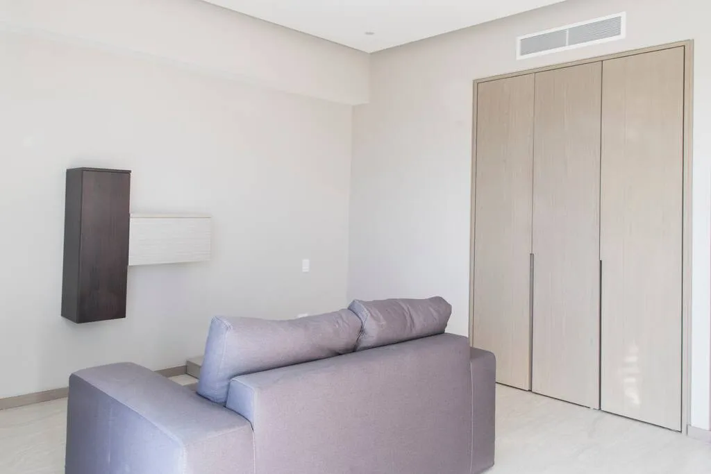 Sleek 1-bedroom Flat With Dedicated Home Office In Downtown For Remote Work #2