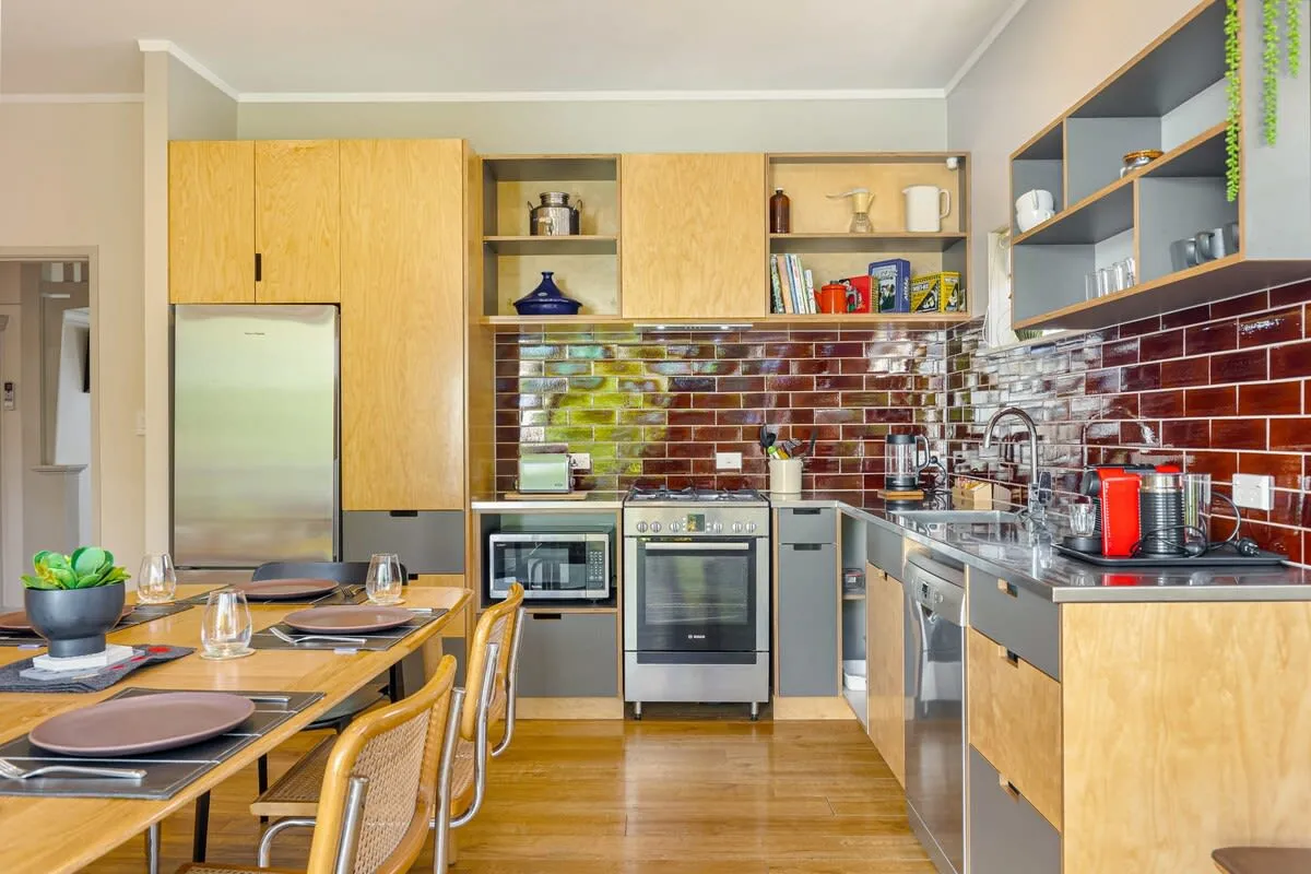 Elegant Executive Apartment Auckland - Efficient 3br With Dedicated Home Office And Fast Wi-fi #4