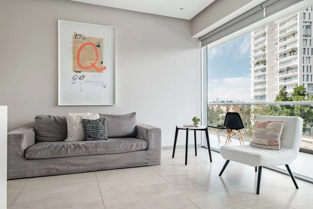 Modern 3-bedroom Flat With Dedicated Home Office In Downtown Near Gran Plaza