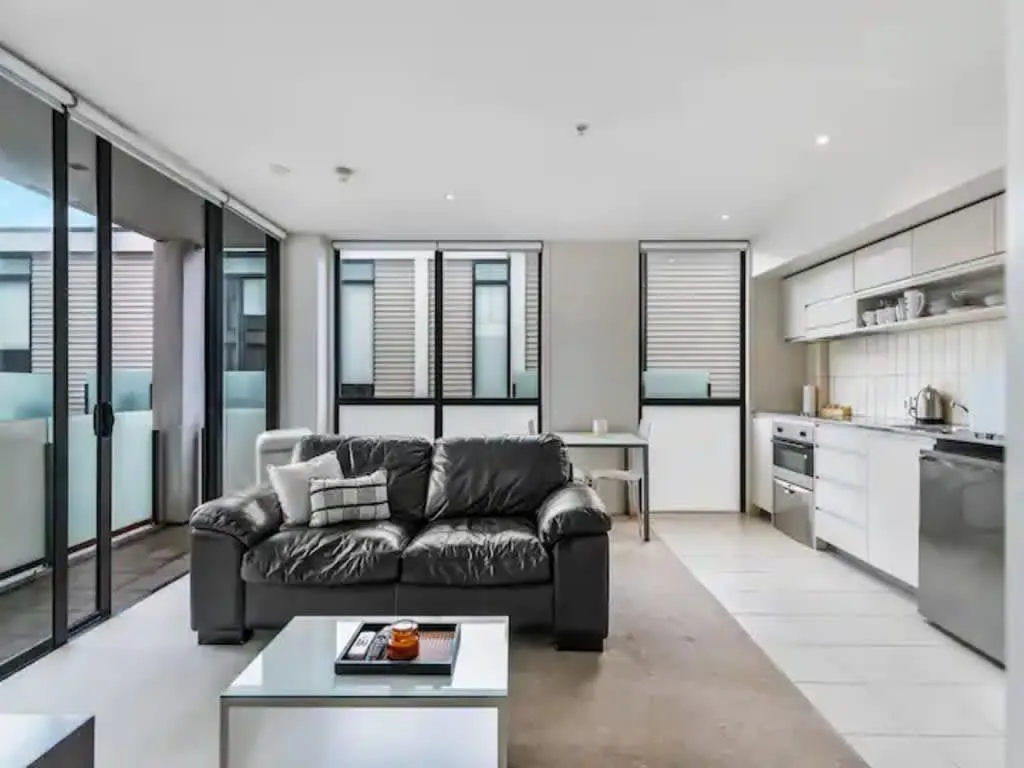 Charming Urban Flat In Auckland - Remote-ready Workspace & Gym/pool Access #2