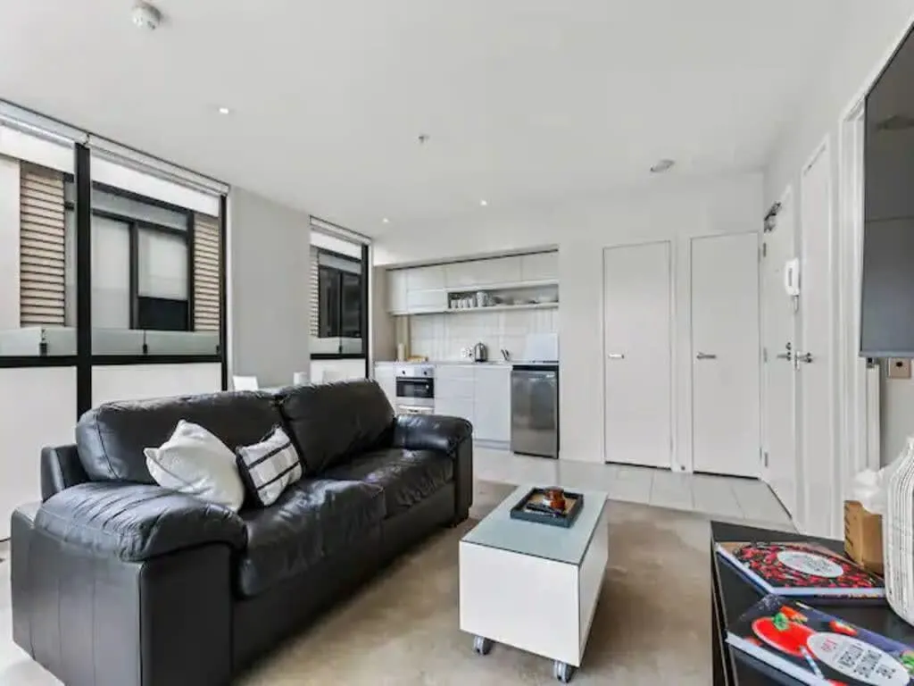 Charming Urban Flat In Auckland - Remote-ready Workspace & Gym/pool Access #3