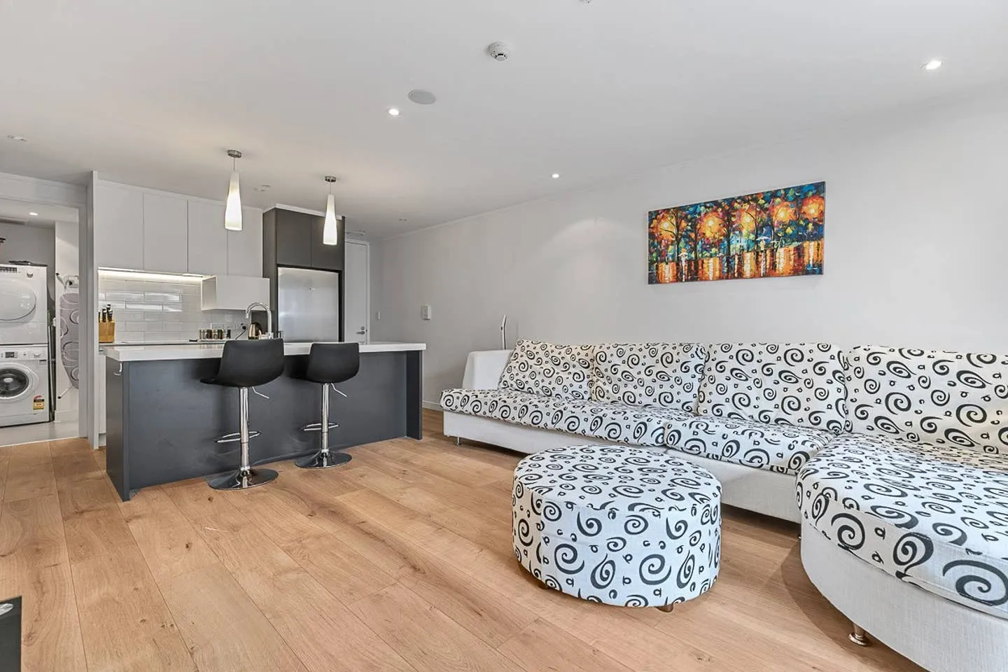 Charming Sophisticated 2br Flat In Auckland Cbd -- Digital-nomad Ready Home Office #3