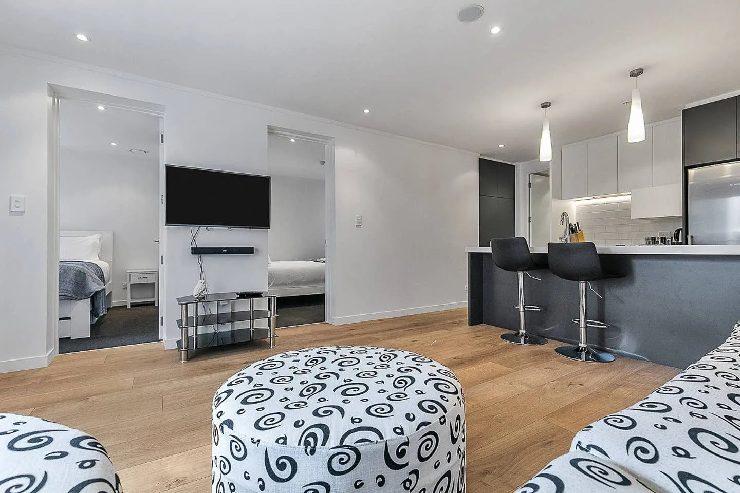 Charming Sophisticated 2br Flat In Auckland Cbd -- Digital-nomad Ready Home Office #2