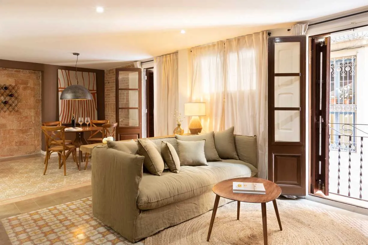 Premium Barcelona Flat With Ultra-fast Wifi, Dual Monitors & Streaming Setup For Remote Work #4