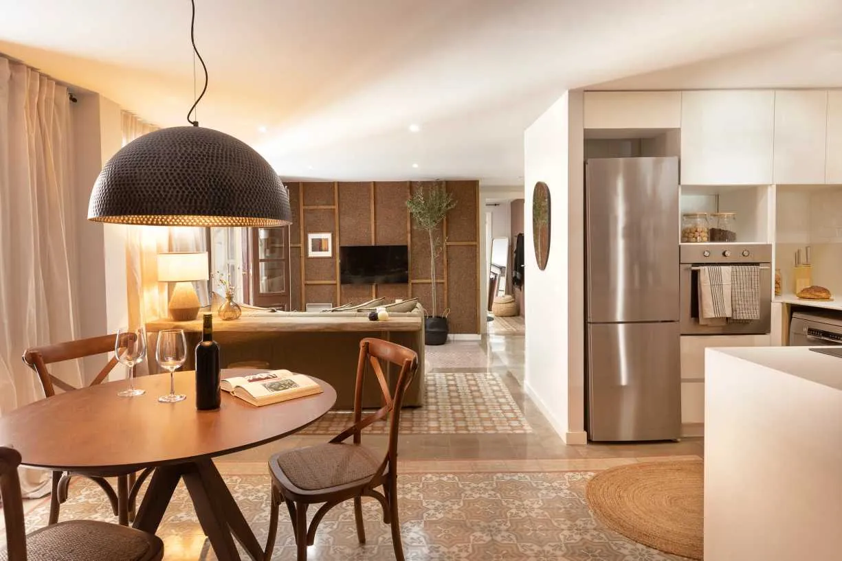 Premium Barcelona Flat With Ultra-fast Wifi, Dual Monitors & Streaming Setup For Remote Work #5