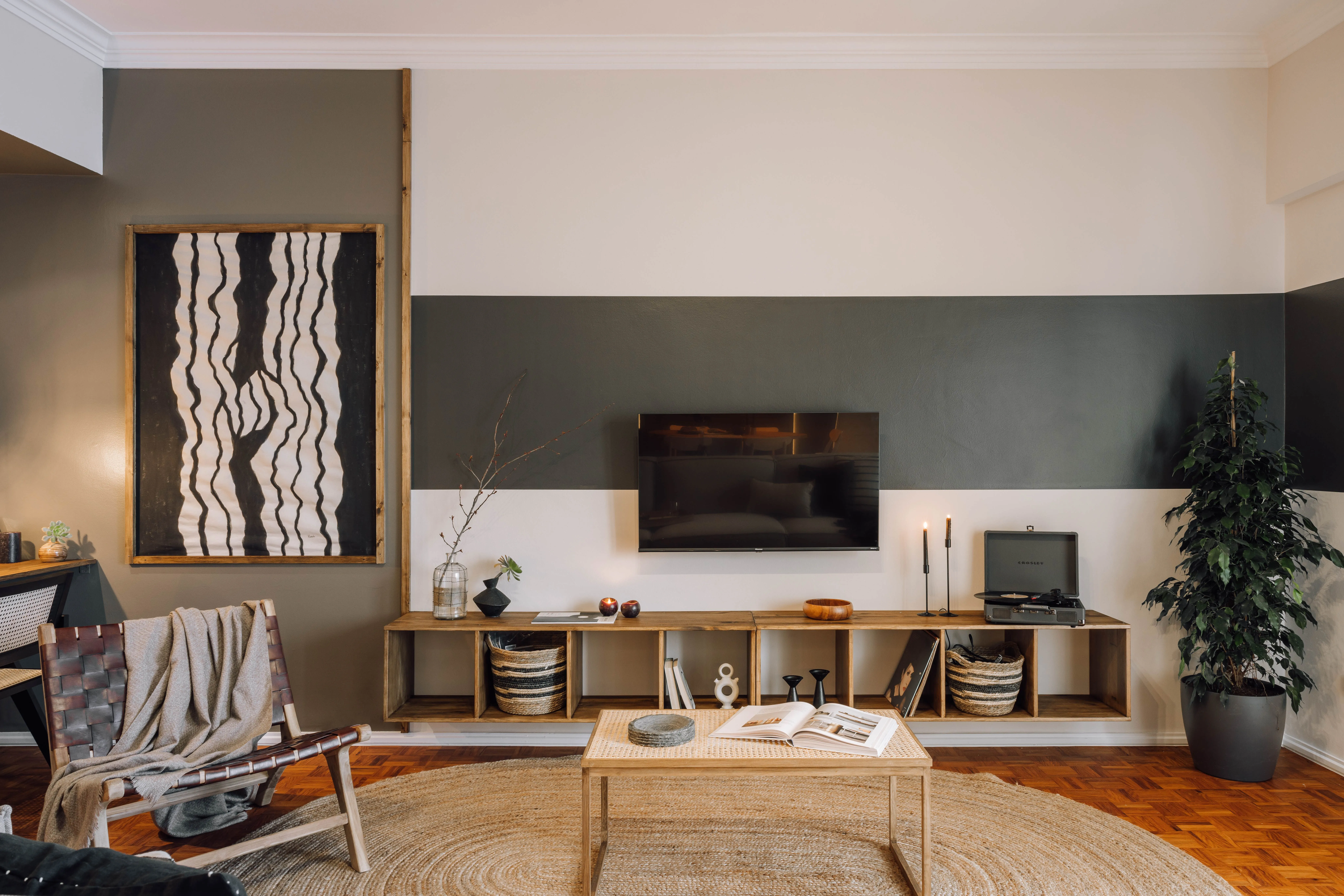Stylish Lisbon Flat With High-speed Fiber & Pro Streaming Setup For Remote Work #5