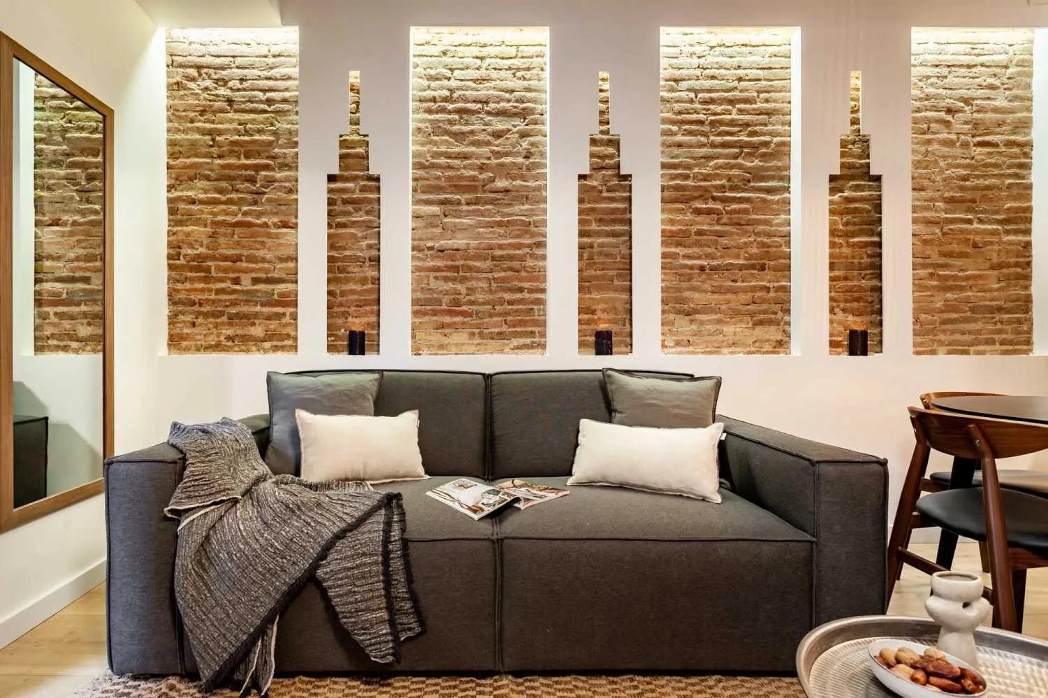 Contemporary 42m2 Barcelona Flat With High-speed Fiber, Pro Workspace & Chef's Kitchen #3
