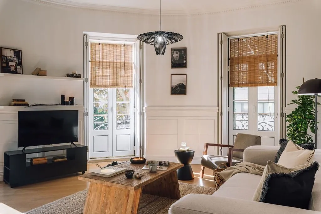 Stylish Lisbon Flat With Ultra-fast Wifi And Professional Home Office Setup #3