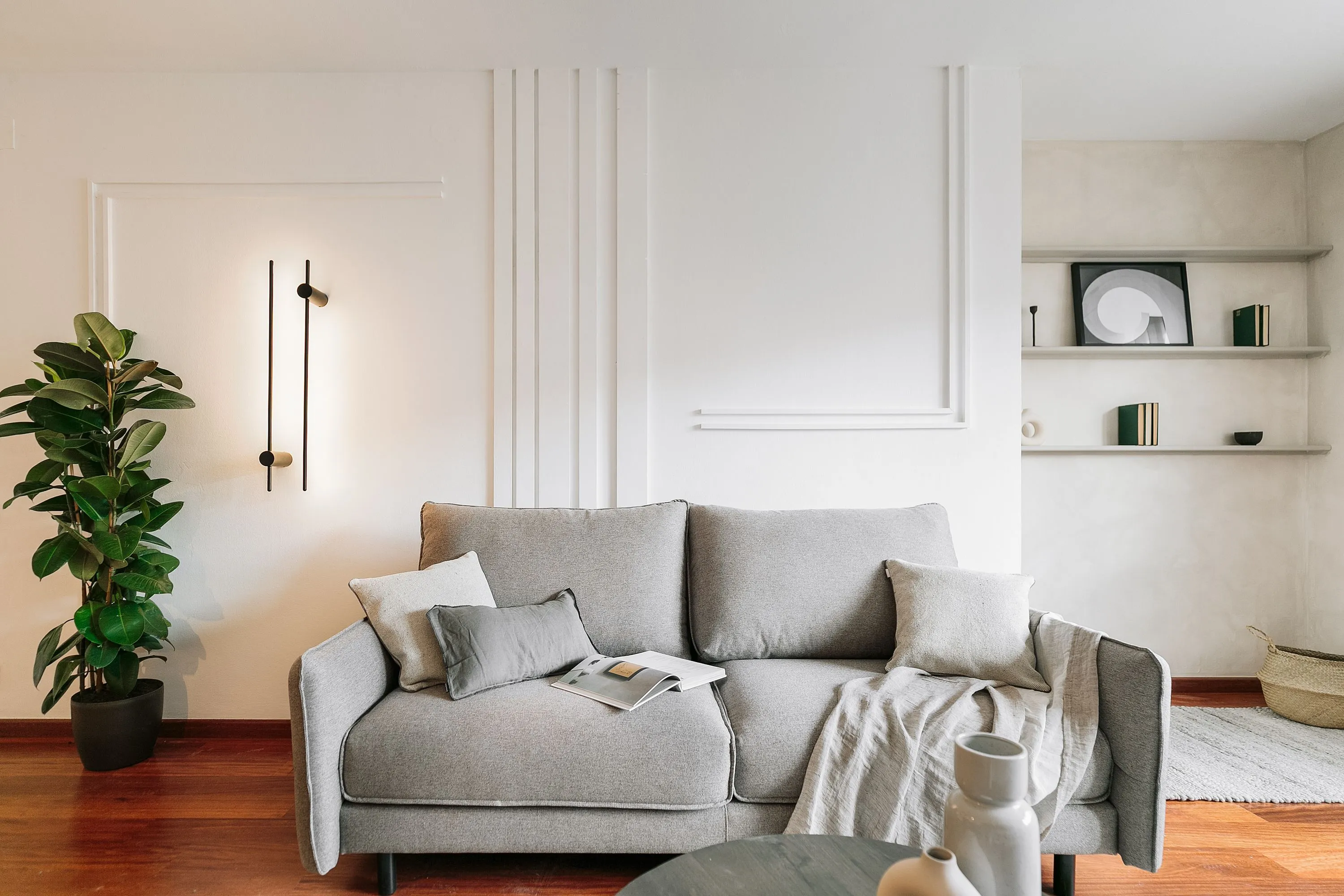 Spacious Barcelona Flat With High-speed Fiber And Pro Work Setup For Remote Professionals #4