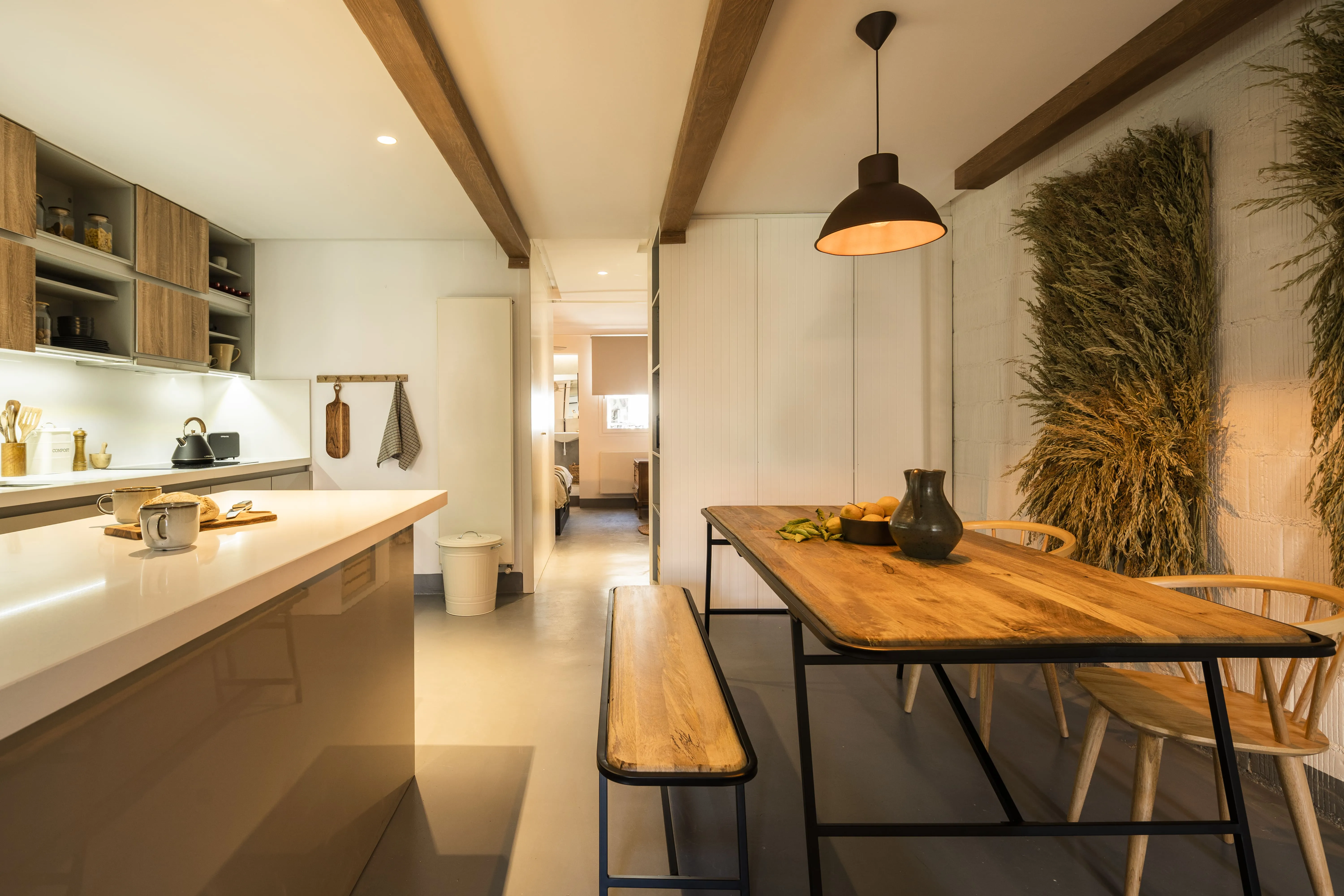 Refined Madrid Flat With Ultra-fast Wifi & Pro Workspace For Remote Work Success #4