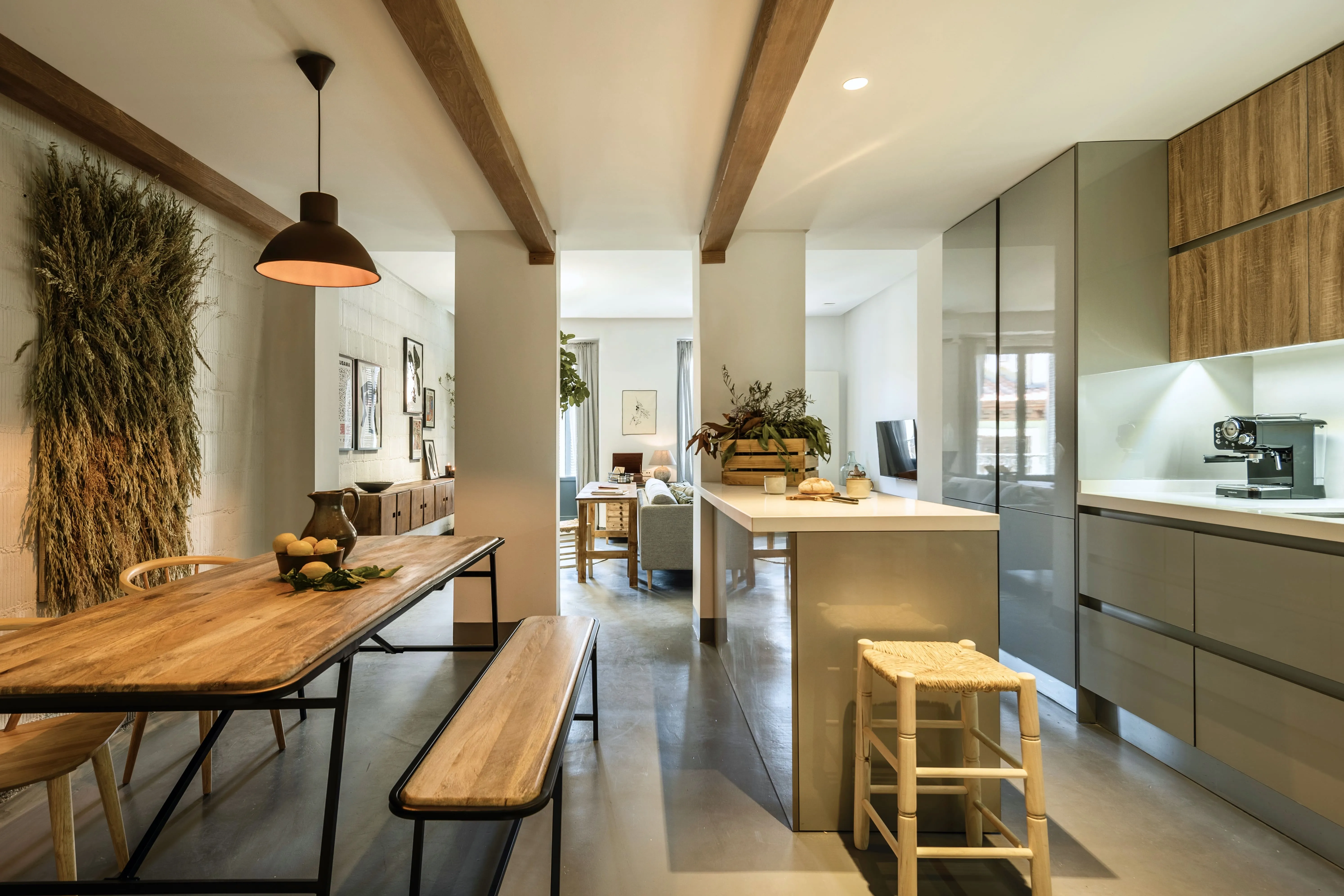Refined Madrid Flat With Ultra-fast Wifi & Pro Workspace For Remote Work Success #2
