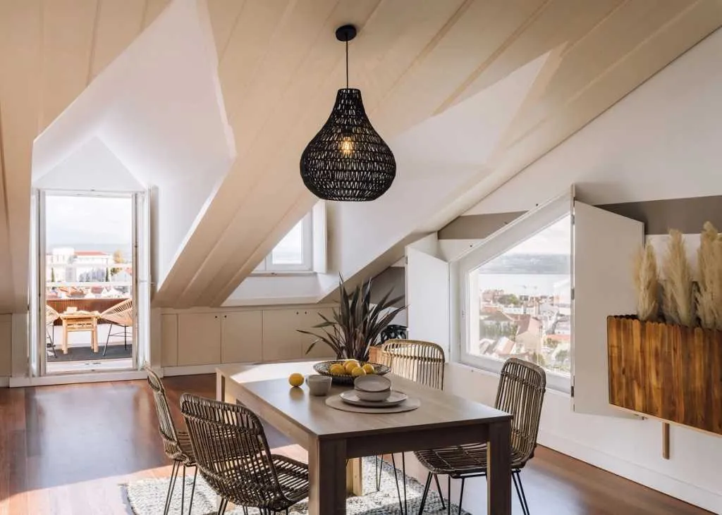 Refined Lisbon Flat With High-speed Fiber & Dual Monitors For Digital Nomads #3