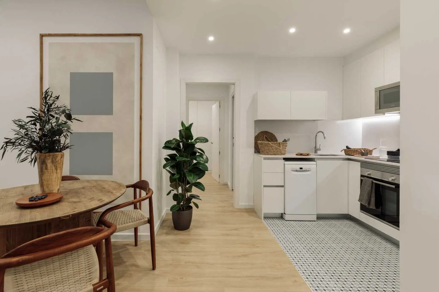Luxurious 2-bed Barcelona Flat With Pro Home Office & Gigabit Internet For Remote Work #3