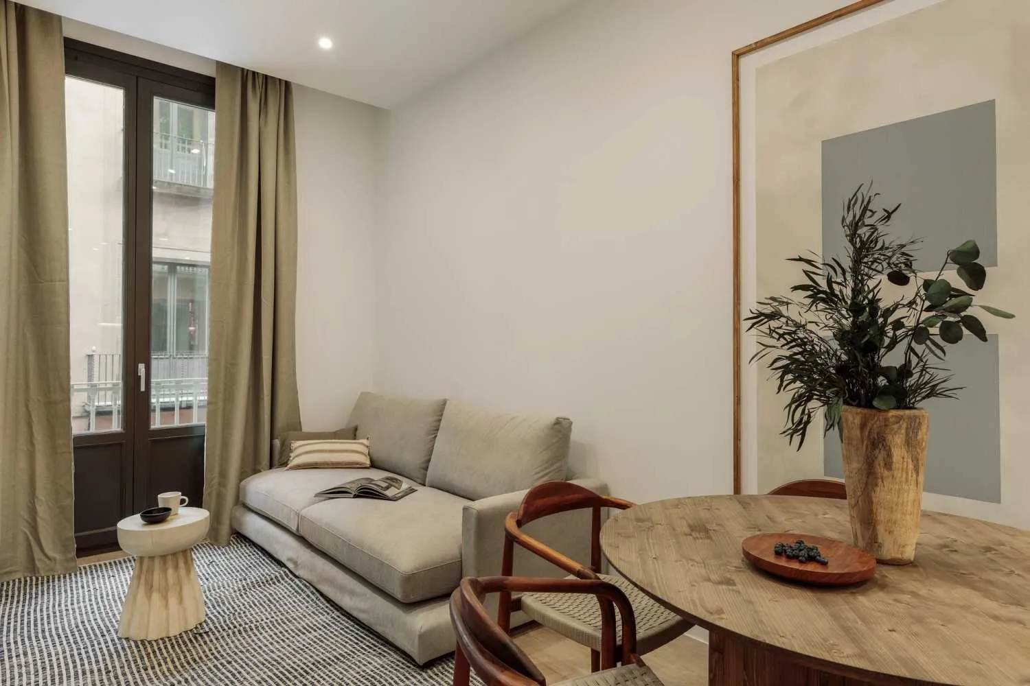 Luxurious 2-bed Barcelona Flat With Pro Home Office & Gigabit Internet For Remote Work #5