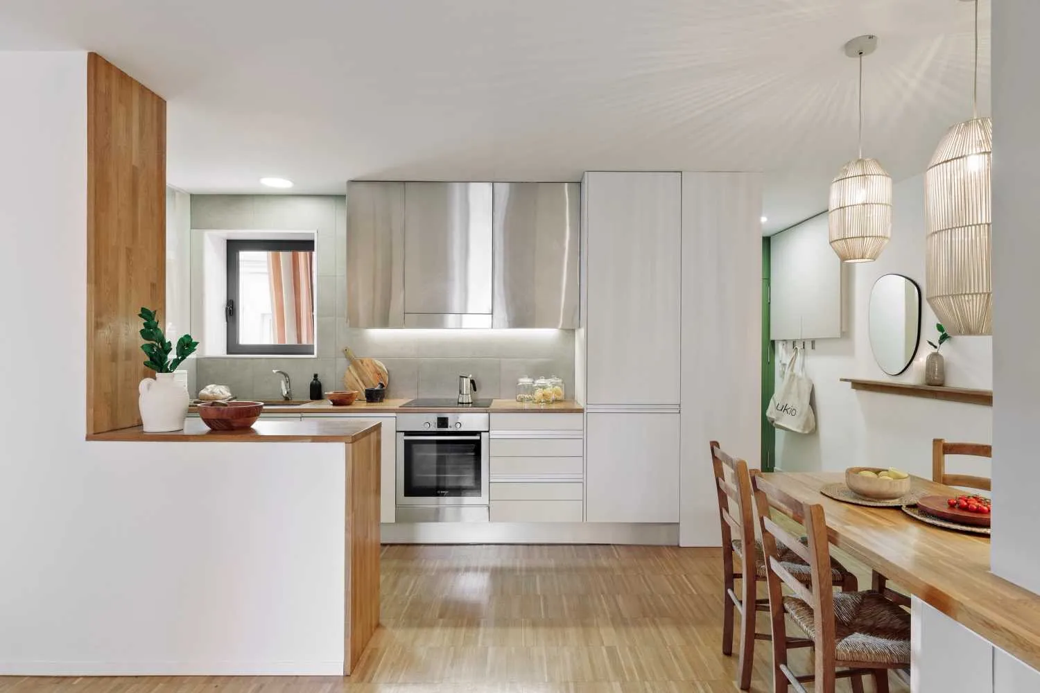 Elegant 56m2 Barcelona Flat With High-speed Fiber And Pro Workspace For Digital Nomads #5
