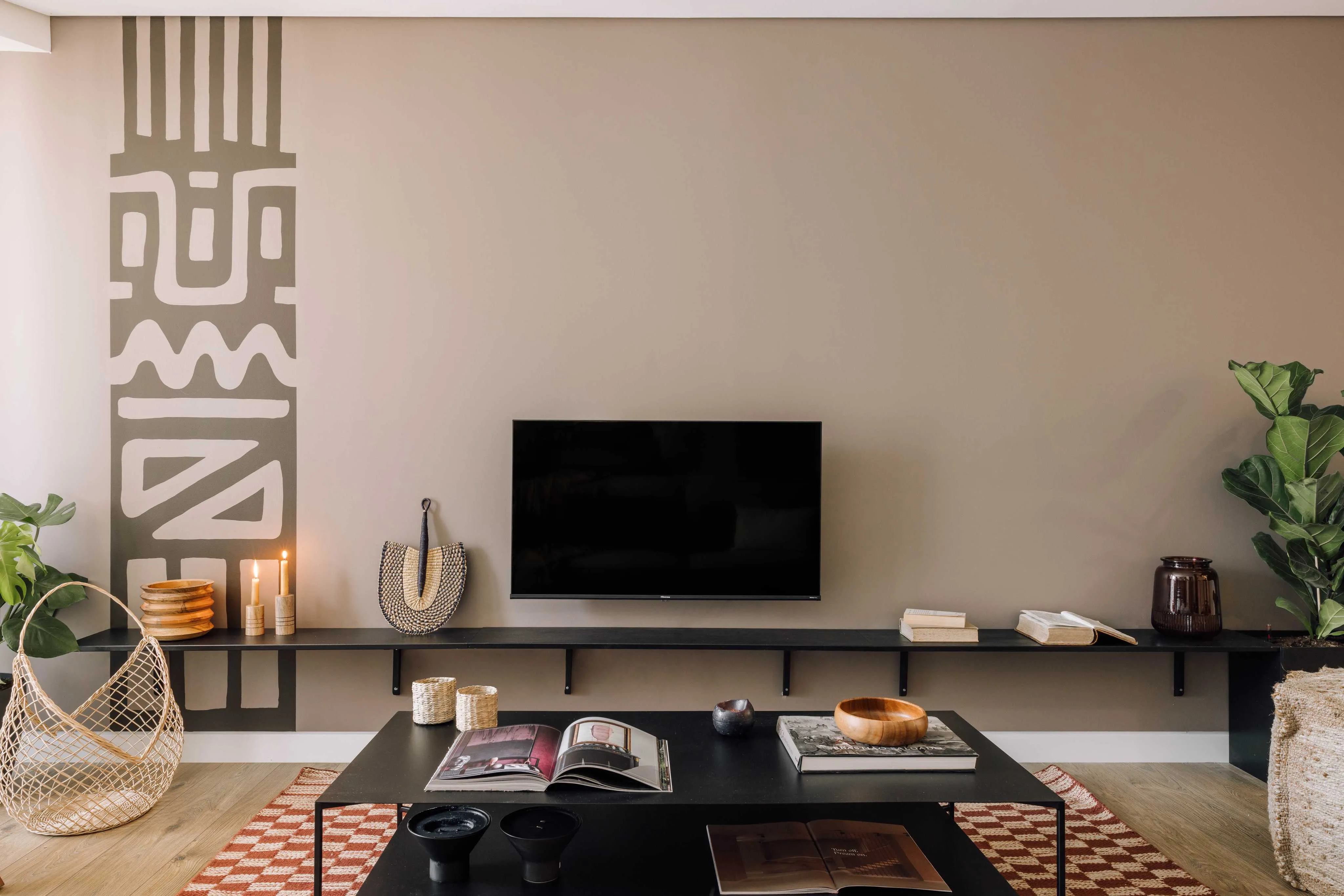 Modern Lisbon Flat With Gigabit Internet & Pro Workstation For Remote Professionals #3