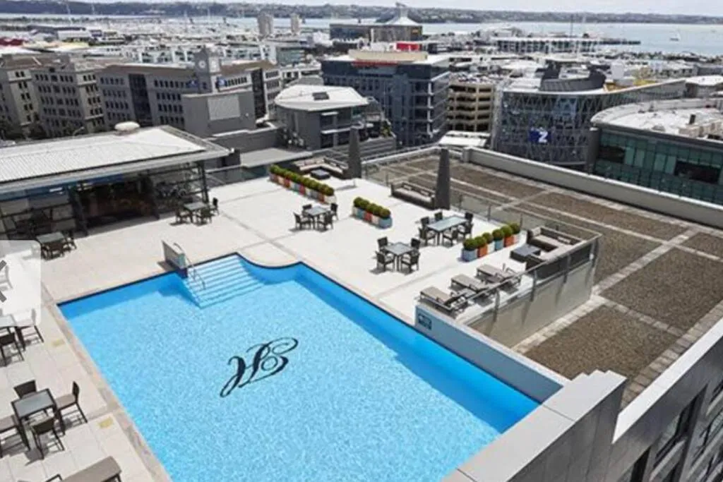 Premium Cozy Auckland Flat For Digital Nomads - Private Home Office, Sky Tower View #4