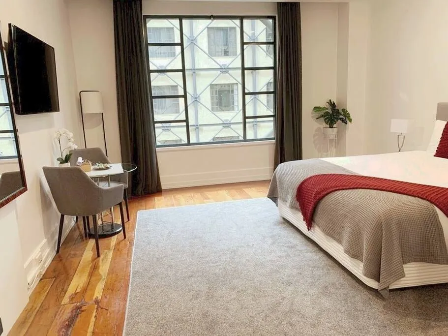 Premium Cozy Auckland Flat For Digital Nomads - Private Home Office, Sky Tower View