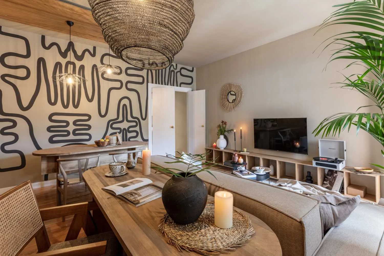 Contemporary Madrid Flat With Premium Workstation & High-speed Fiber For Digital Nomads #5