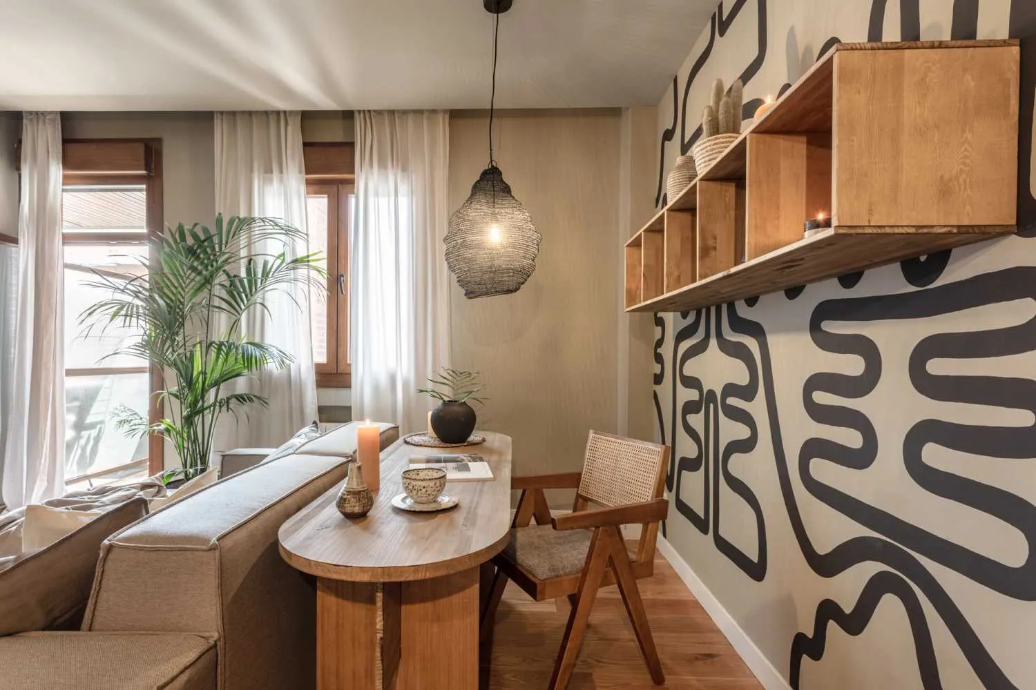 Contemporary Madrid Flat With Premium Workstation & High-speed Fiber For Digital Nomads #4