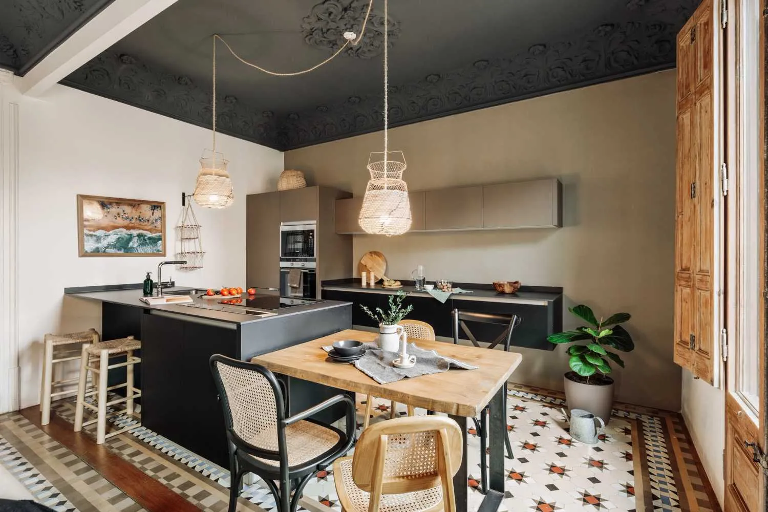 Sleek Barcelona Flat With Gigabit Internet & Pro Workspace For Digital Nomads #3