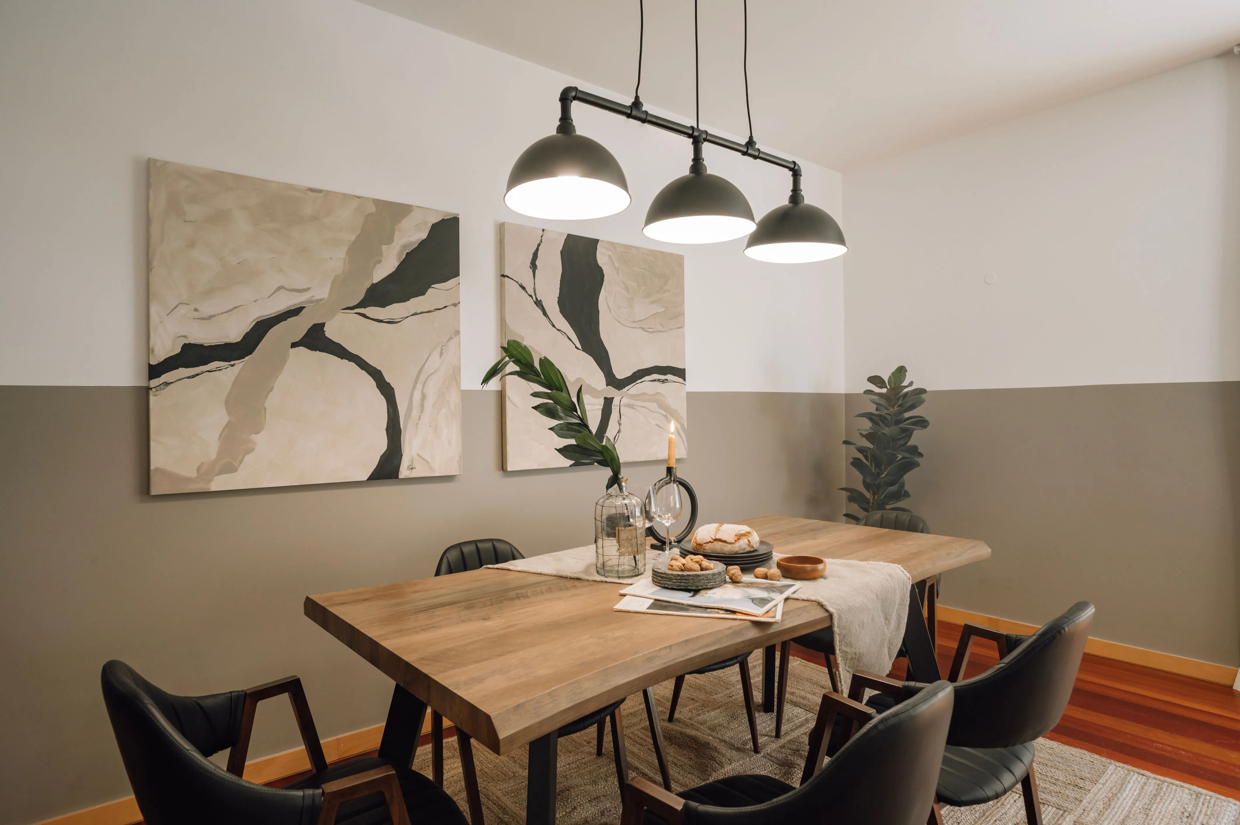 Expansive Lisbon Flat With Ultra-fast Wifi, Dual Monitors & Ergonomic Home Office Setup #5