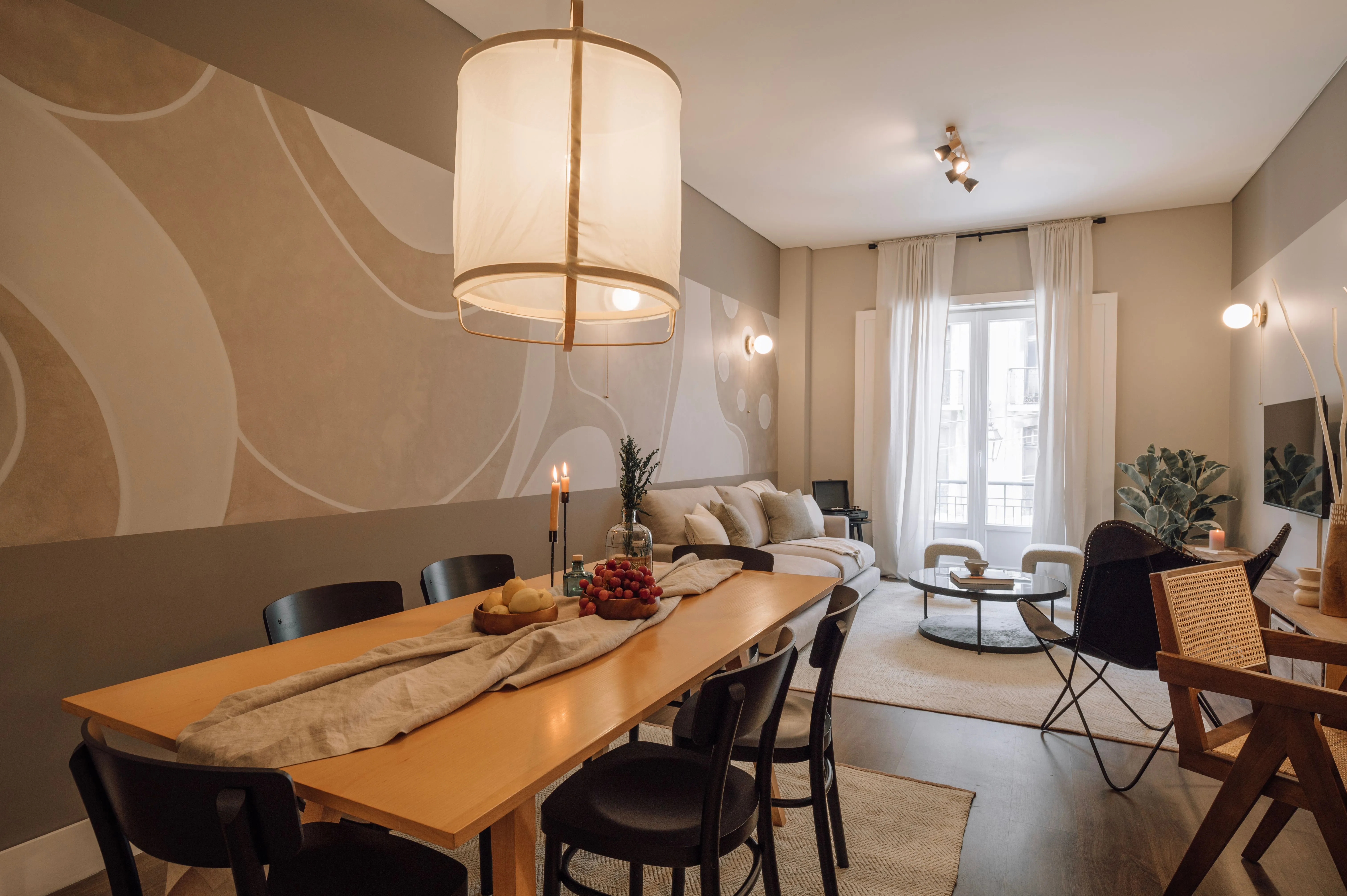 Designer Lisbon Flat With Pro Workspace & Streaming Setup For Digital Nomads #2