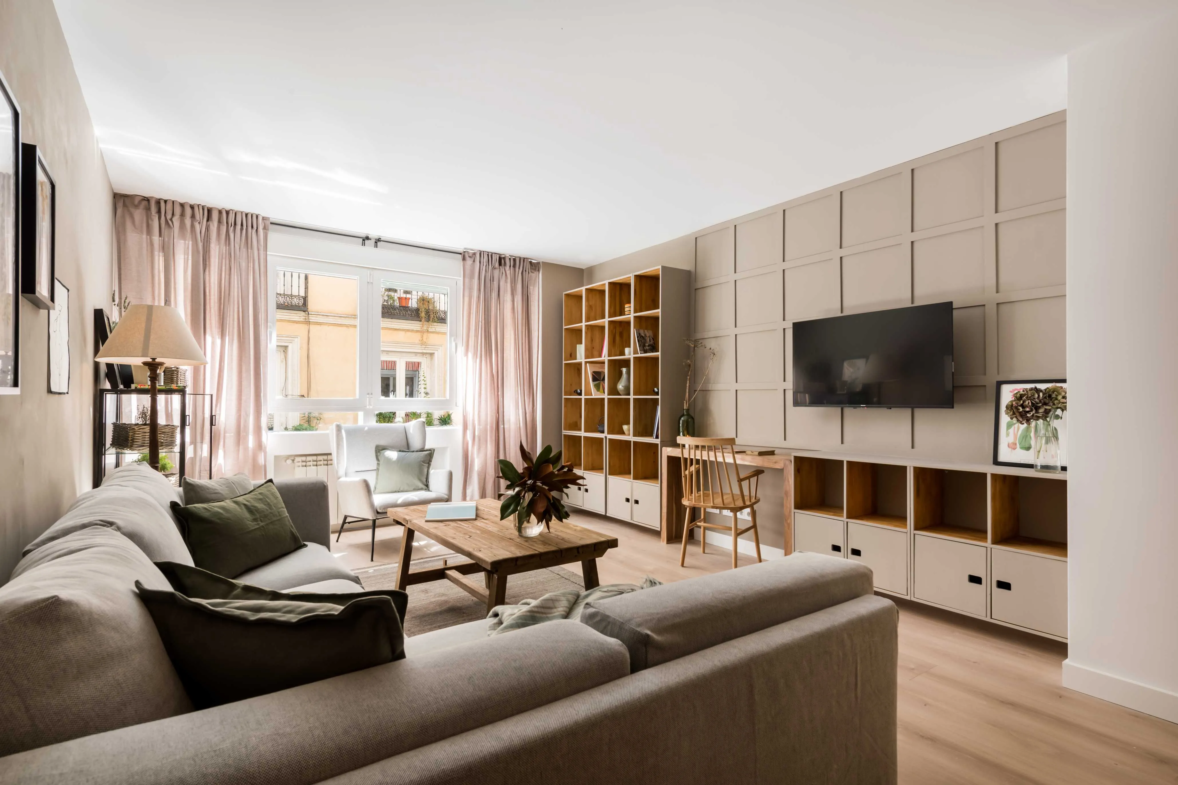 Madrid Designer Flat With High-speed Fiber & Pro Home Office For Remote Work #5
