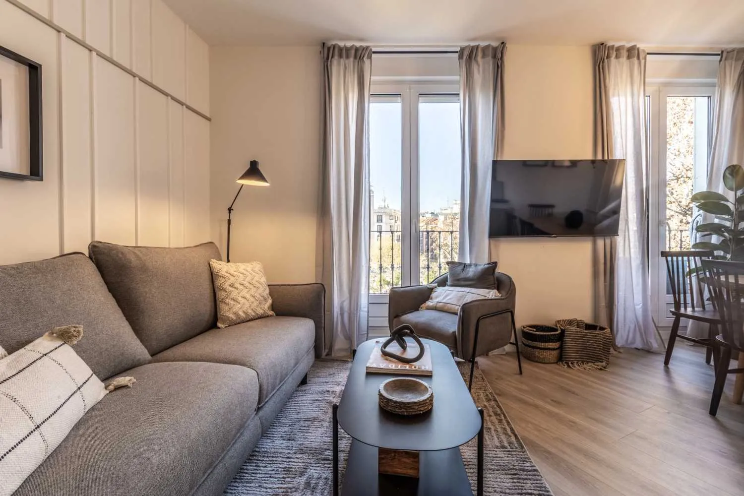 Modern Madrid Flat With High-speed Internet & Pro Workspace For Digital Nomads #2
