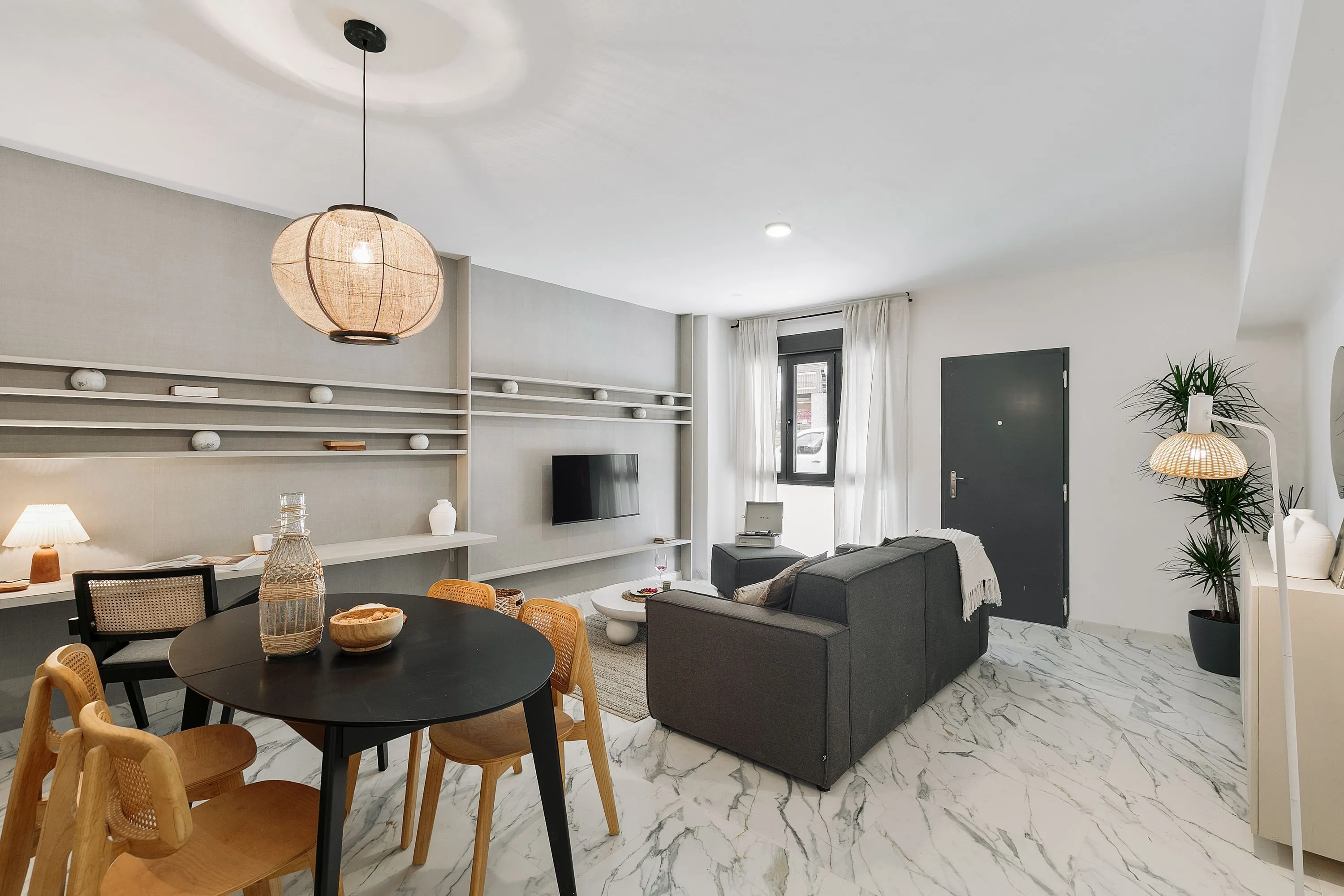 Sleek 96m2 Barcelona Flat With Premium Workspace & Modern Amenities For Remote Work #4