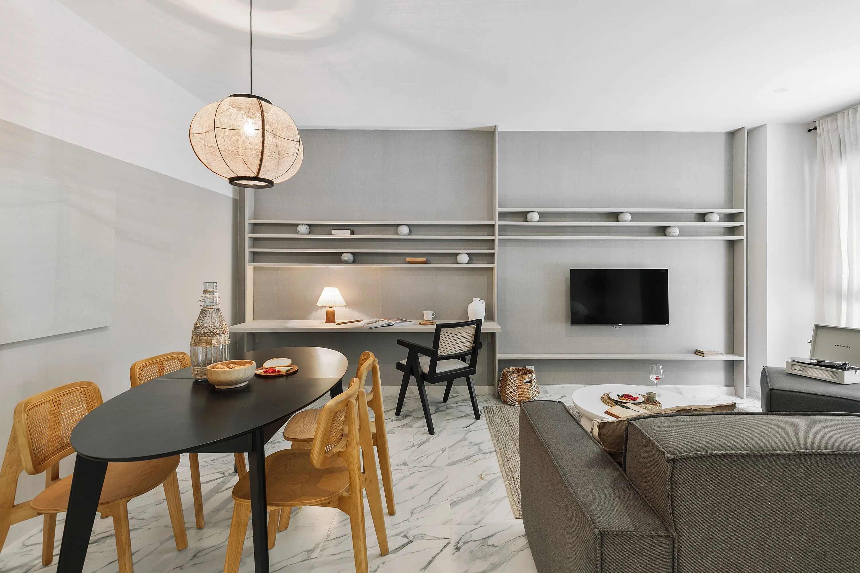 Sleek 96m2 Barcelona Flat With Premium Workspace & Modern Amenities For Remote Work #5