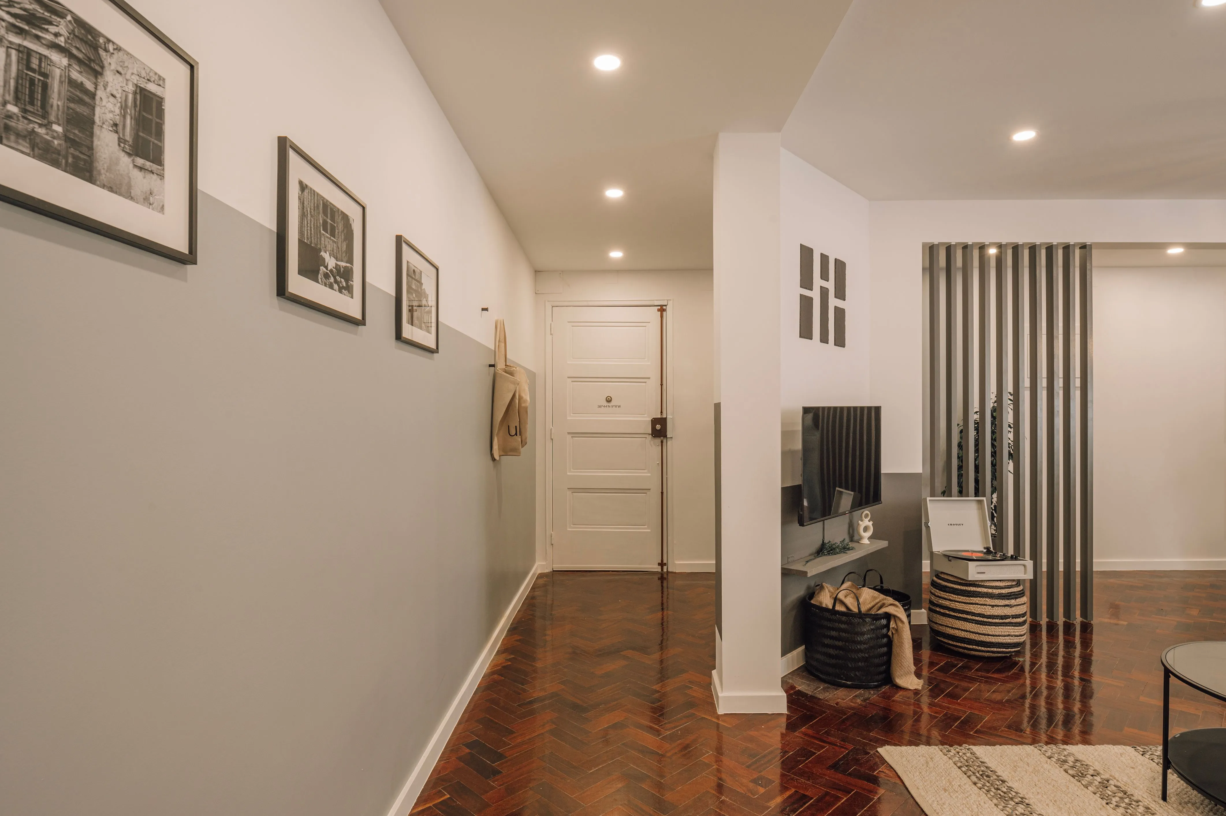 Premium Lisbon Flat With Pro Workstation & Streaming Setup For Remote Professionals #2