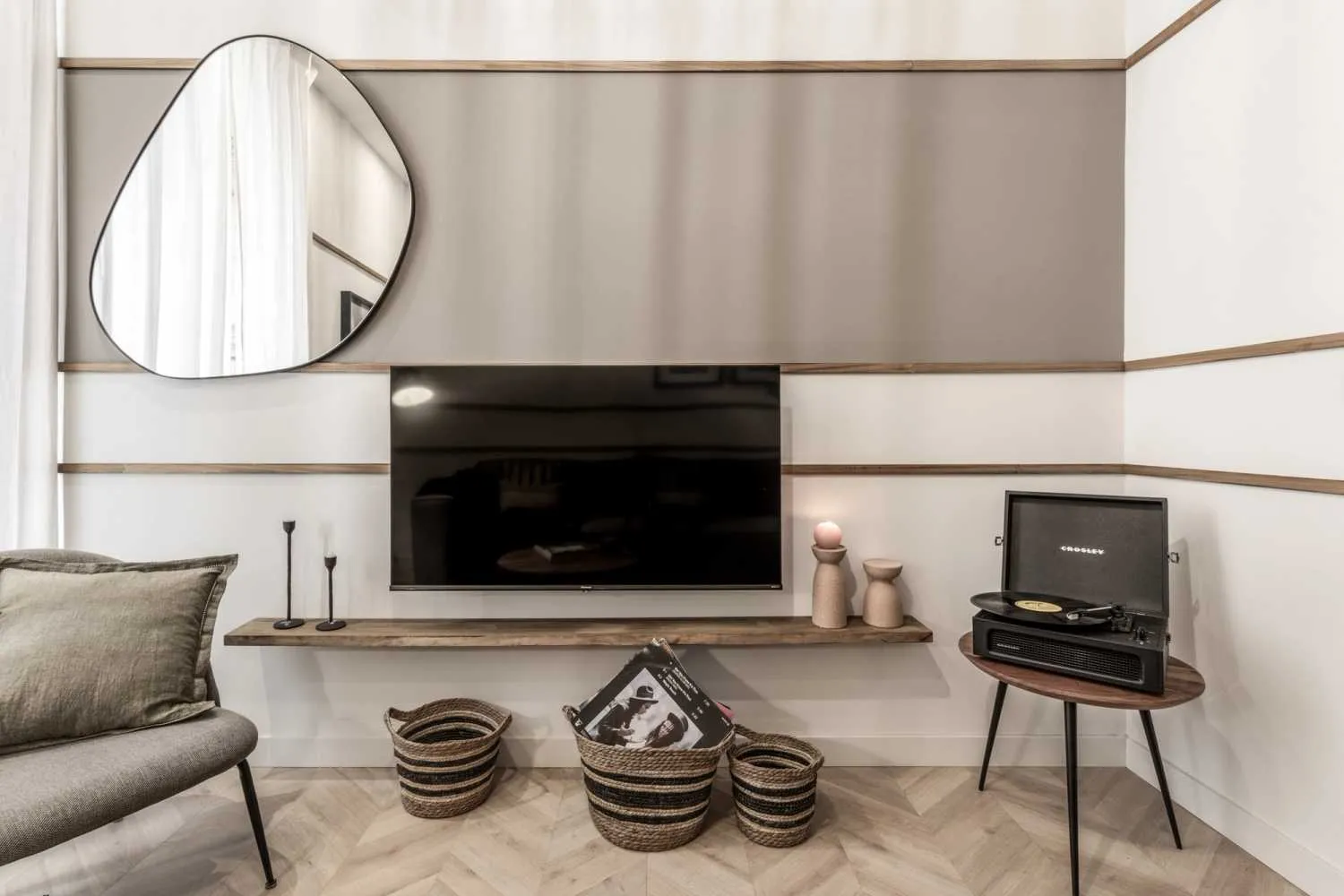 Chic Madrid Apartment With Ultra-fast Wifi And Pro Home Office Setup #3