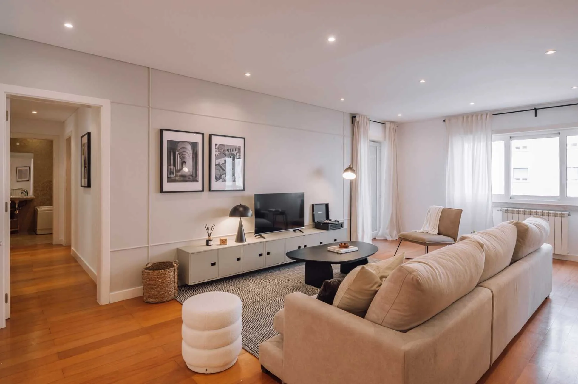 Generous 3br Sky Residence With Ultra-fast Wifi And Pro Workspace In Lisbon Cbd #3