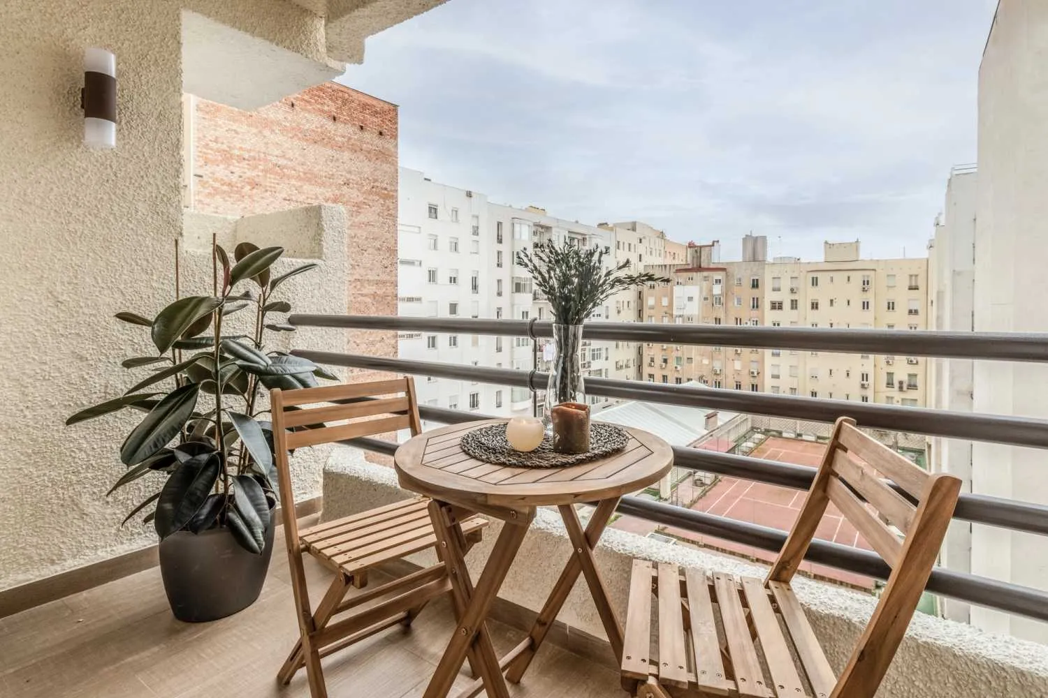 Stylish Madrid Apartment With Gigabit Internet & Pro Home Office For Remote Work #3