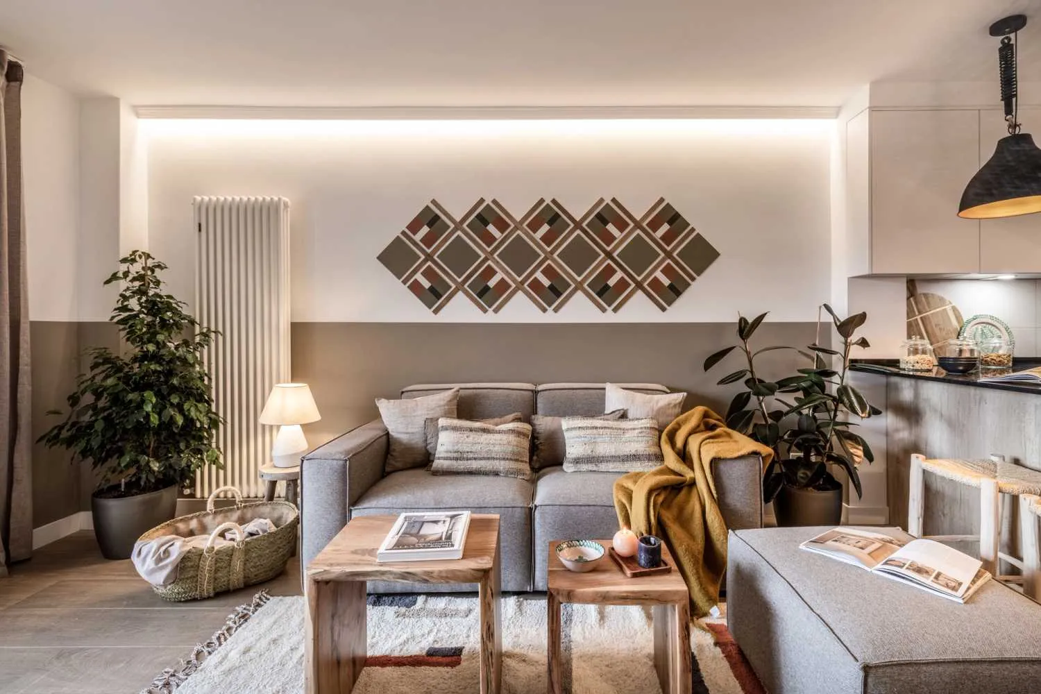 Stylish Madrid Apartment With Gigabit Internet & Pro Home Office For Remote Work #4