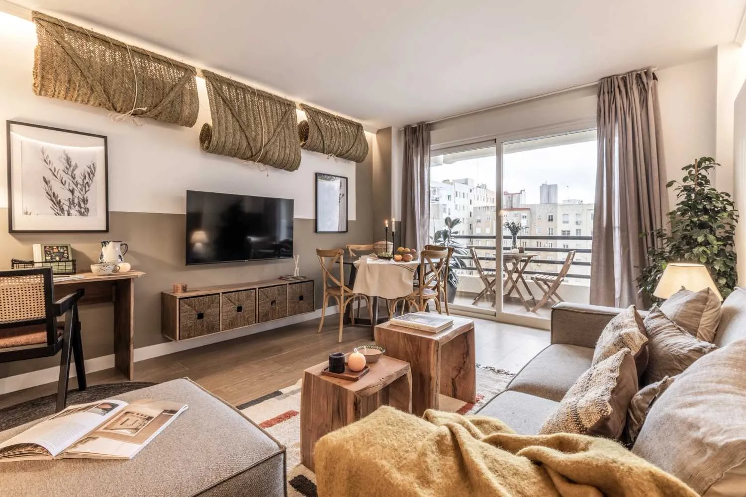 Stylish Madrid Apartment With Gigabit Internet & Pro Home Office For Remote Work #2