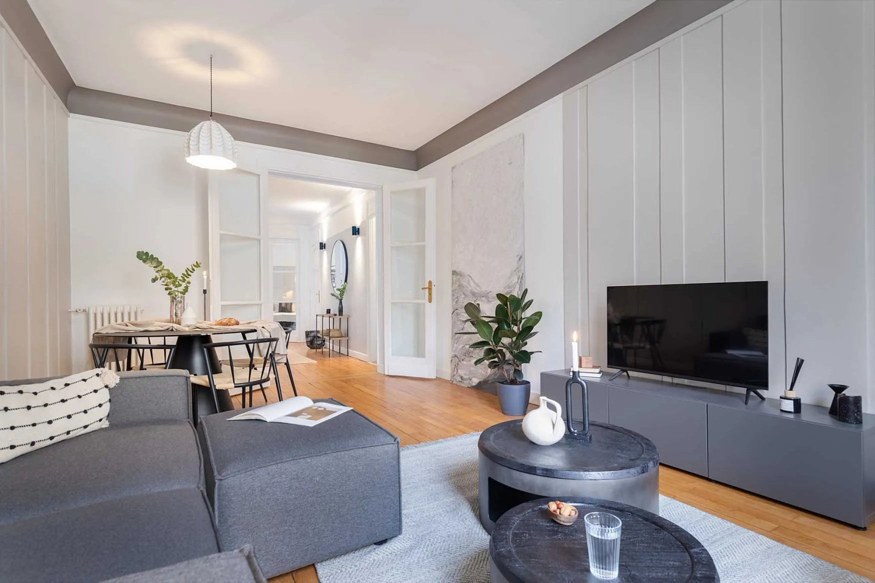 Stylish Paris Flat With Ultra-fast Wifi, Dual Monitors & Pro Workspace For Remote Work #5