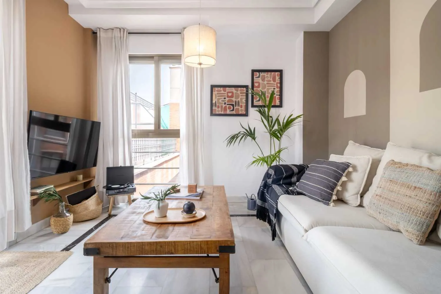 Spacious Madrid Flat With High-speed Fiber & Video Conference Setup For Remote Work #4